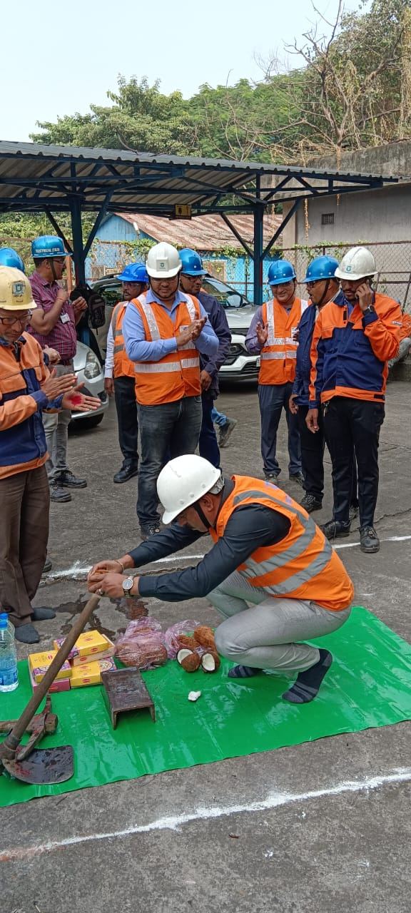 132 kV cable laying crew